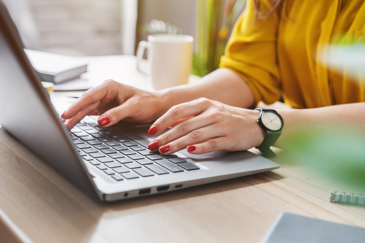 20 Must-Use AI Prompts for Landlords